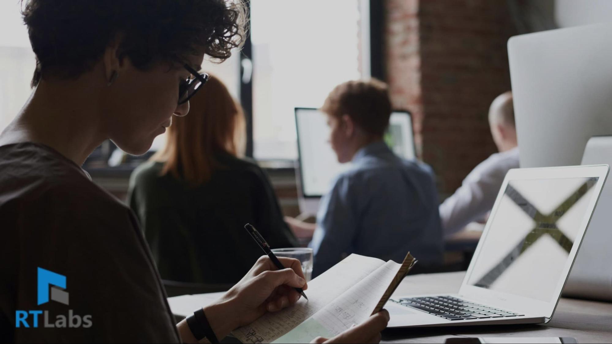 Salesforce Developer vs Salesforce Administrator