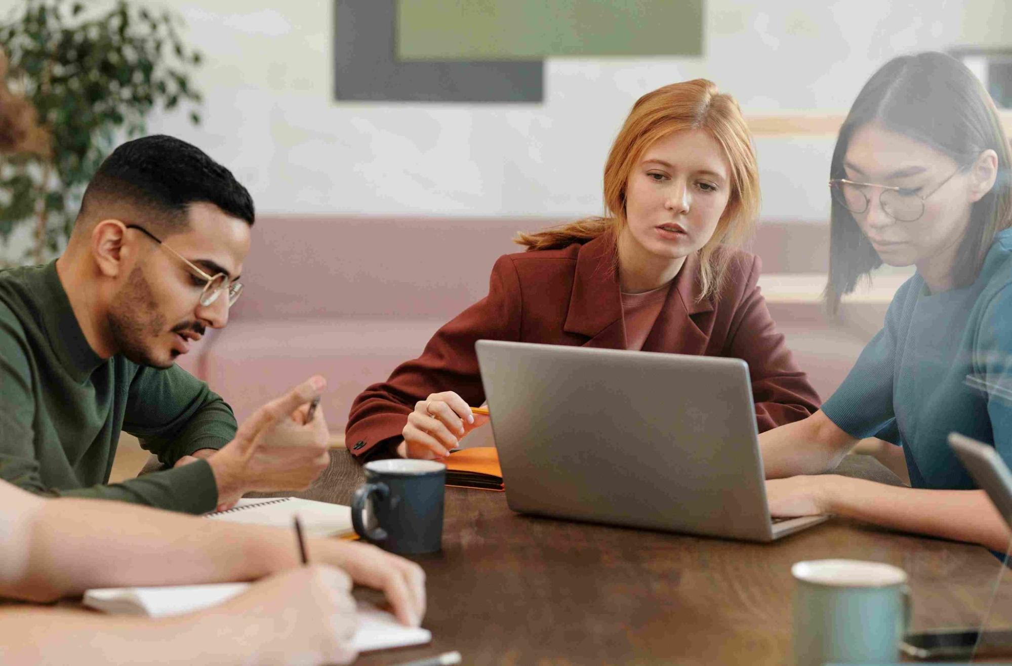 Choosing the Right Cloud CRM Vendor in the UK
