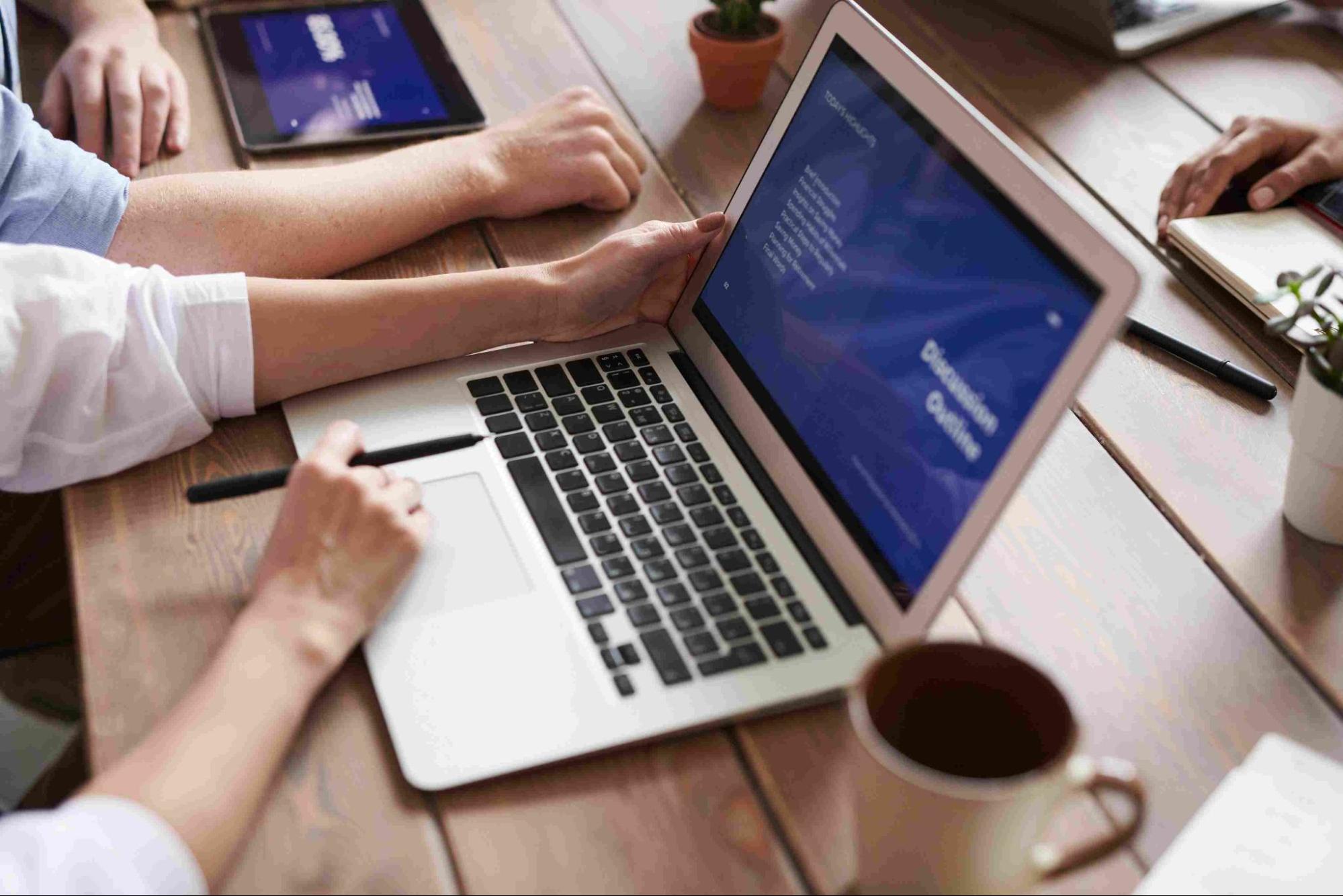 Benefits of Investing in HubSpot CRM Services